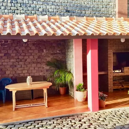 Pink House Daire Ponta do Sol (Madeira)