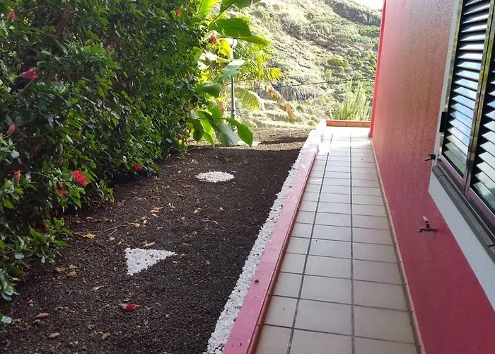 Pink House Ponta do Sol (Madeira)