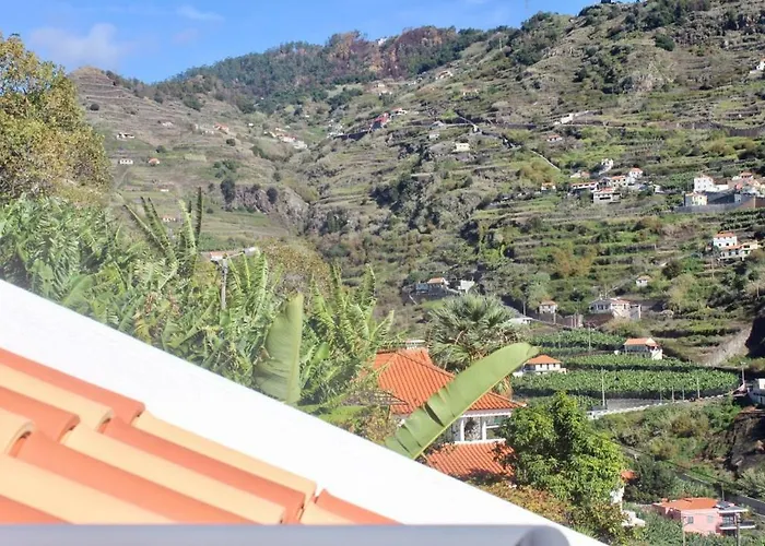 Pink House * Ponta do Sol (Madeira)