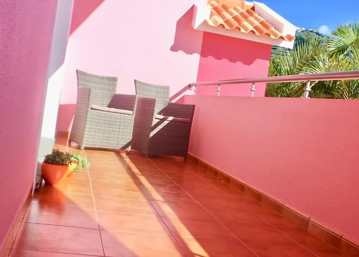Pink House * Ponta do Sol (Madeira)
